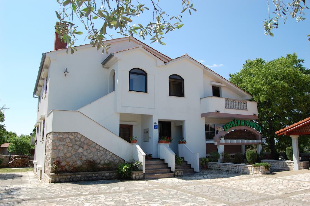 Rooms Hunter Malinska Εξωτερικό φωτογραφία